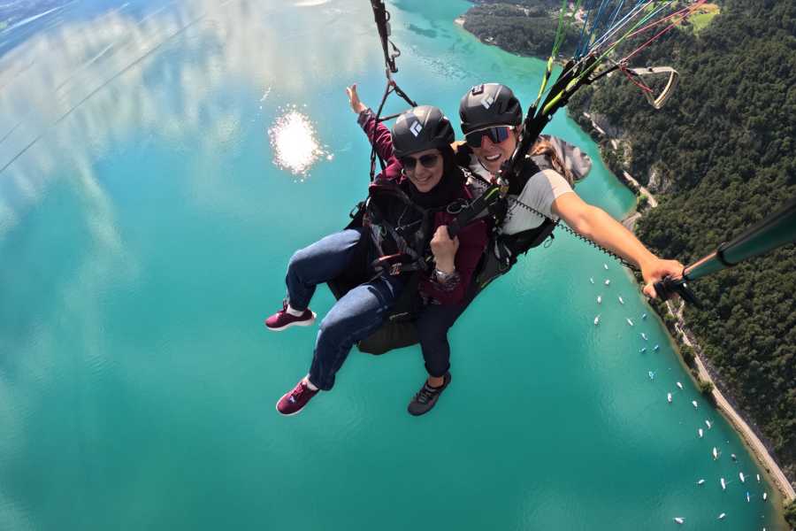 Swiss Paragliding & Adventure GmbH Paragliding Experience with a Lady Pilot in Interlaken