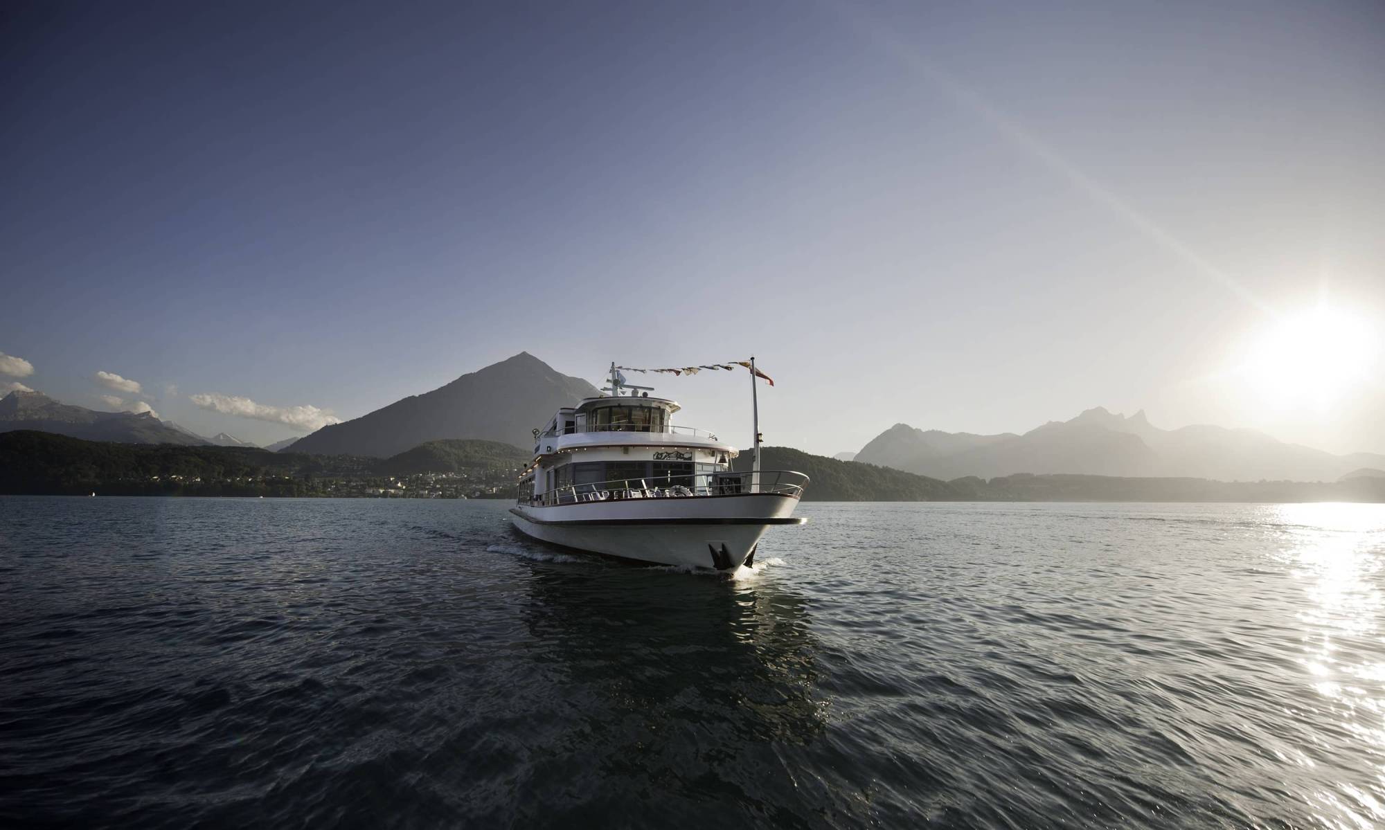 Brunch familial classique au lac de Thoune