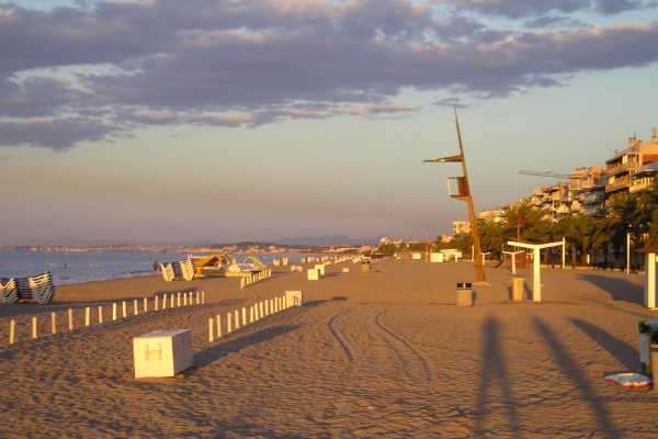 Walking tour Calafell Summer