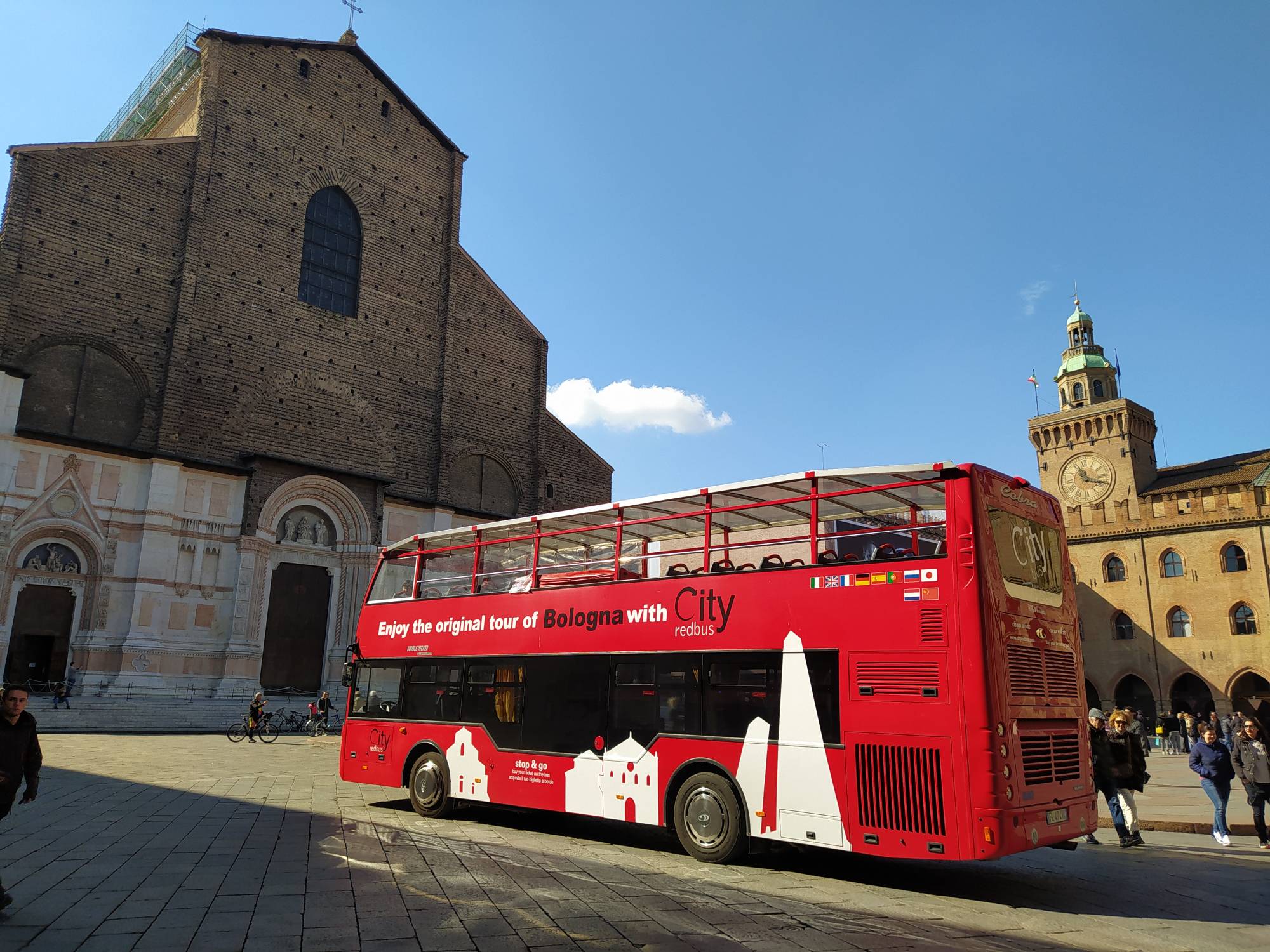 City Red Bus and admission with audio guide to the Palazzo dell'Archiginnasio