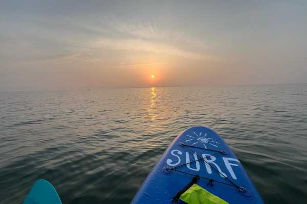 Alba in mare: vivi la magia del SUP all’alba