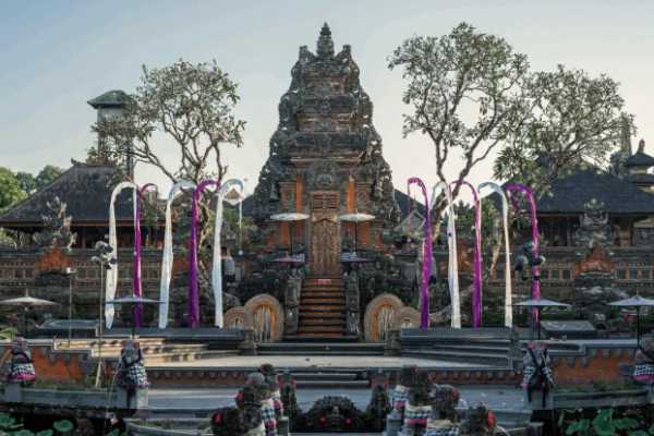 Ubud: Tegallalang Rice Terrace, Tukad Cepung Waterfall, Art Village and Sarswati Temple Full Day Tour (Min 2 Persons)