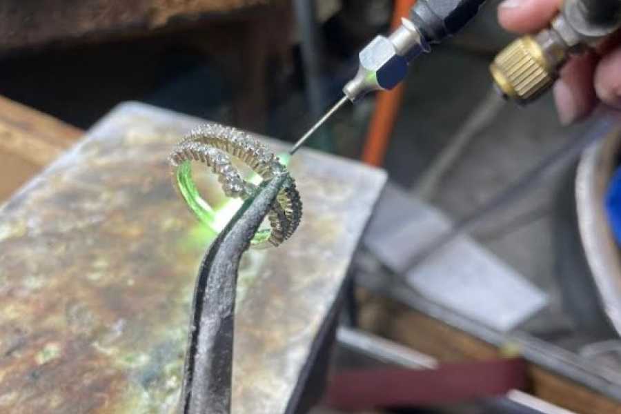 Modenatur Goldsmith craftsmanship workshop and visit to &ldquo;A. Meneganti.&rdquo;