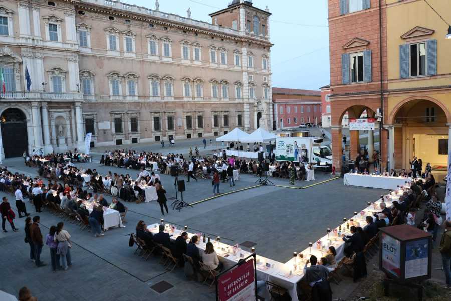 Modenatur Dinner in Piazza Roma