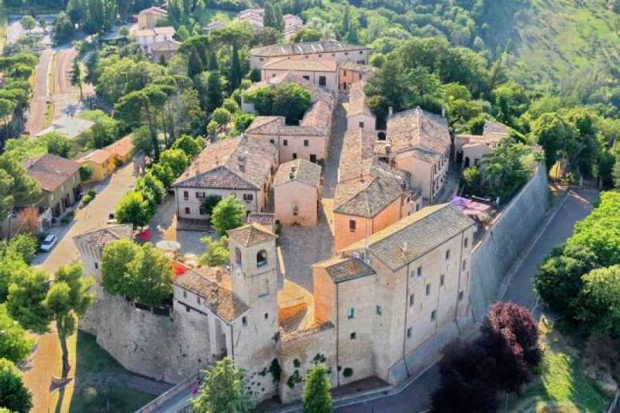 Promhotels Riccione (ERW) Due dei borghi pi&ugrave; belli d'Italia: San Giovanni in Marignano e Montegridolfo