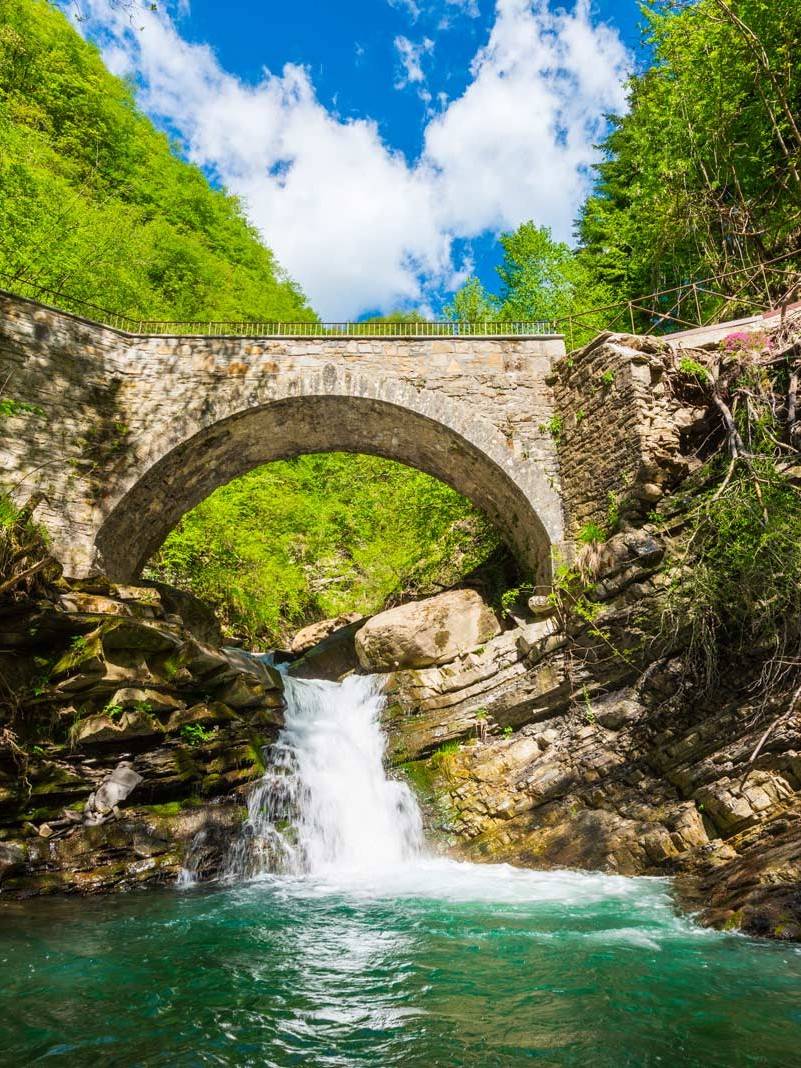 Escursione Sospesa - Le cascate del Bucamante