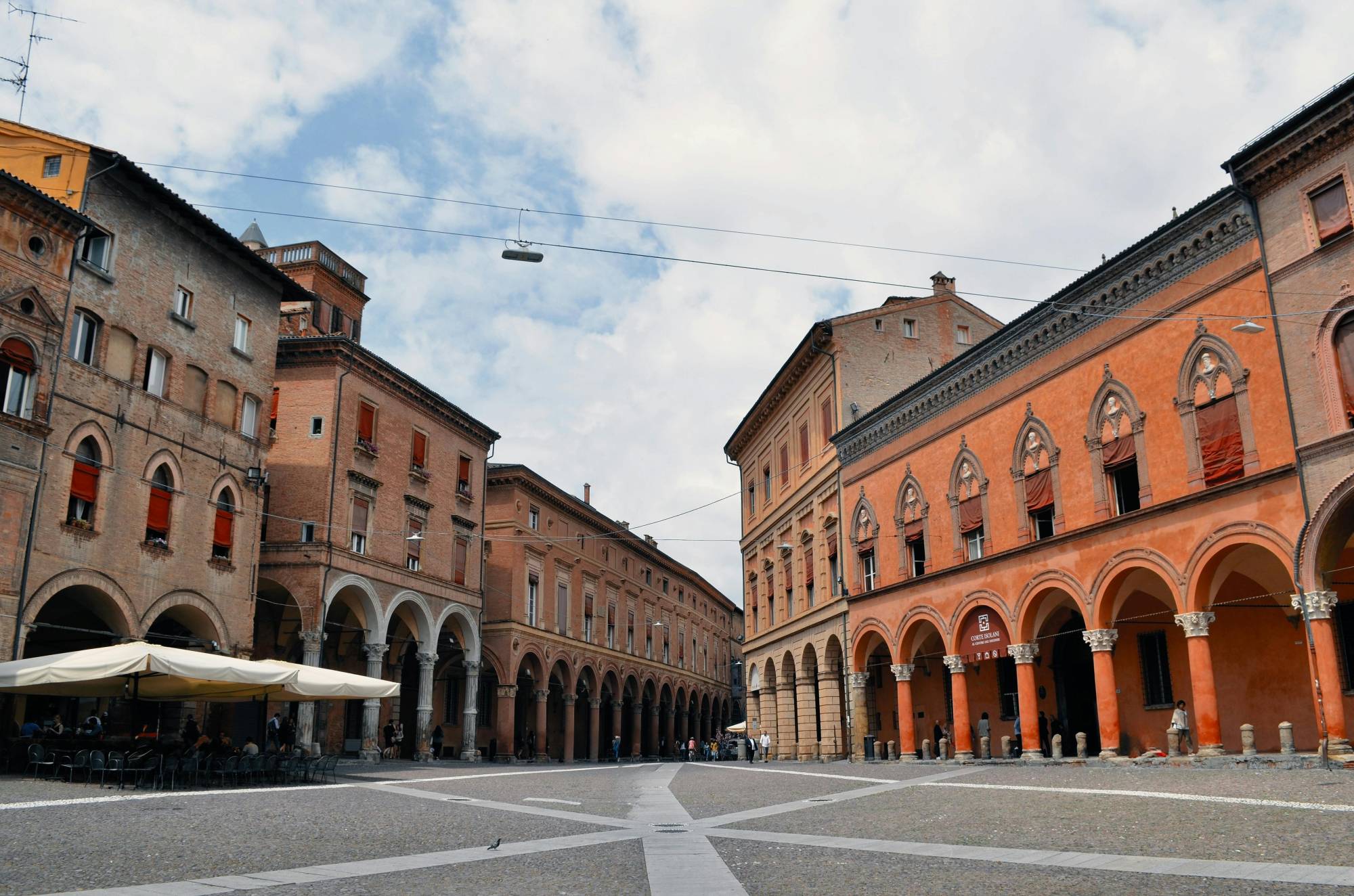 Bologna: un trekking urbano attraverso secoli di storia e arte