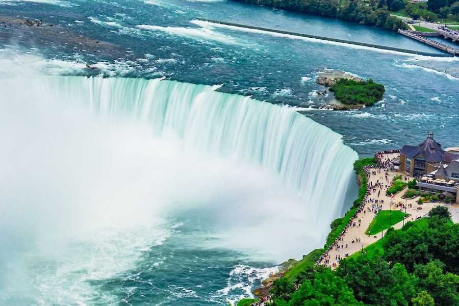 Dream Vacation Tours 7-DAY NIAGARA FALLS & QUEBEC CITY  DREAM TOUR FROM PEI & NB