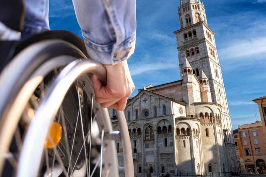 Modenatur Modena City Tour - Lento e Accessibile - 30 anni di Modenatur