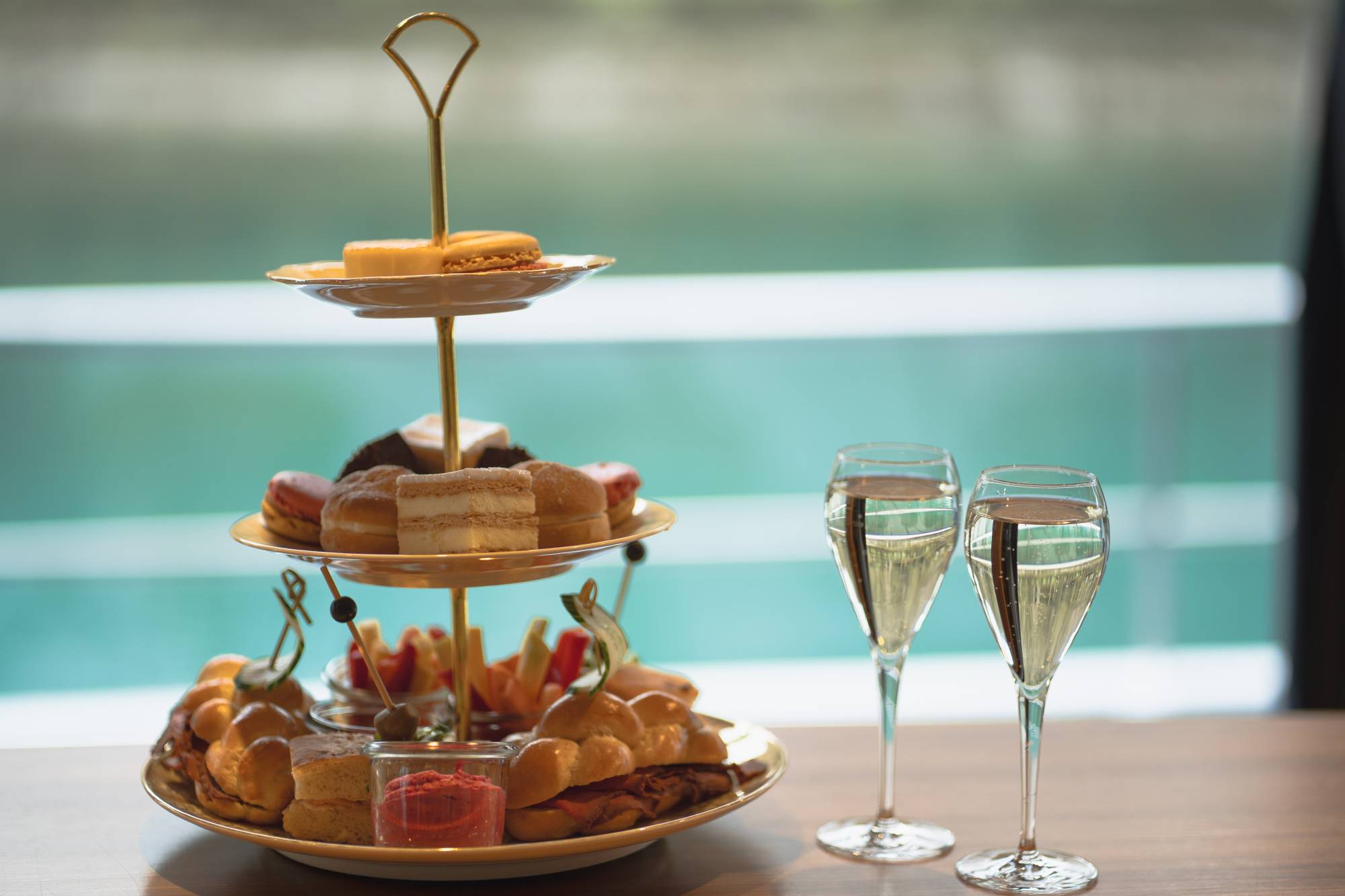 Afternoon Tea Lake Brienz