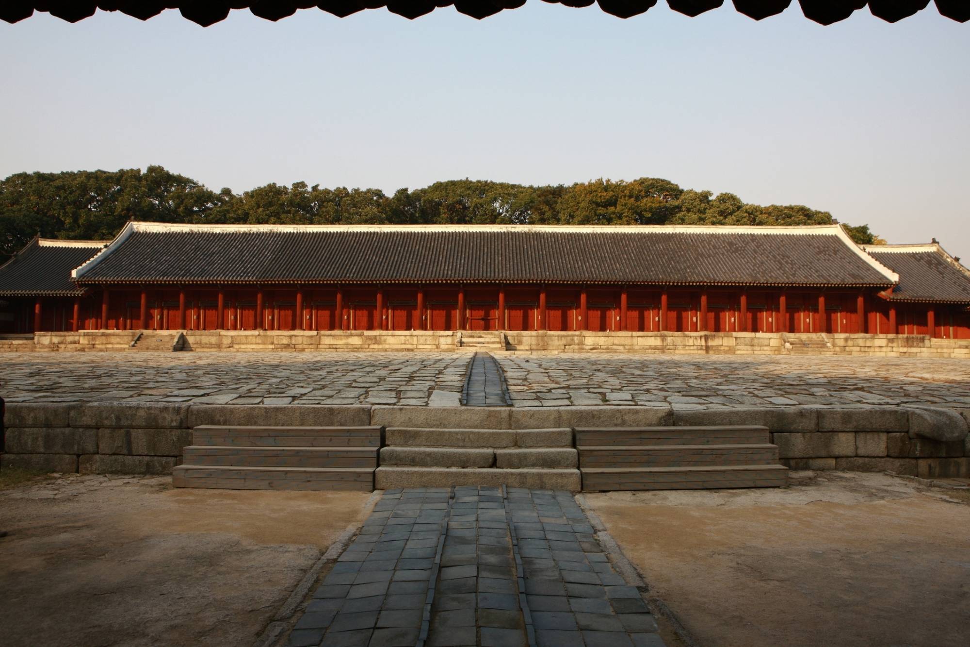 19 Mausolée de Jongmyo, jardin secret & le Palais de Unhyungung -