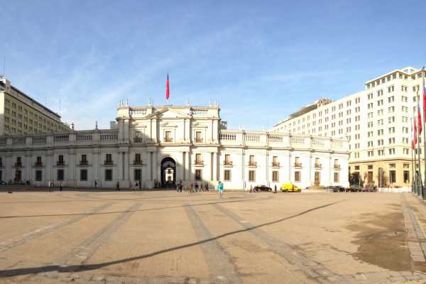 Biking in Santiago's patrimony buildings