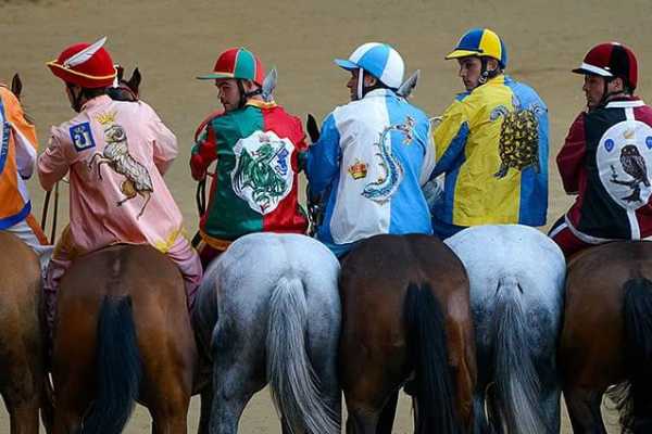 SIENA AND THE WORLD FAMOUS HORSE RACE