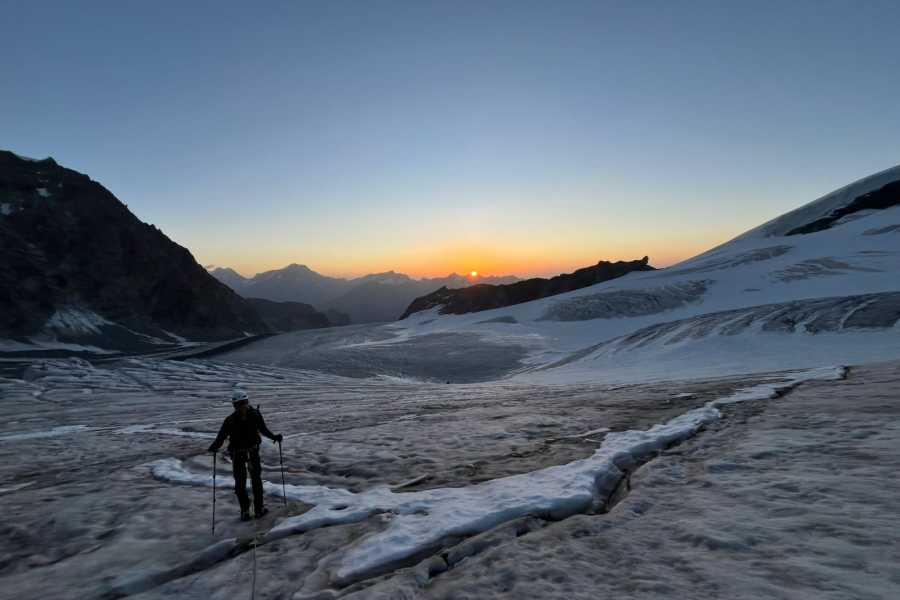 Saas-Fee Guides Strahlhorn 4190m from Britannia Hut