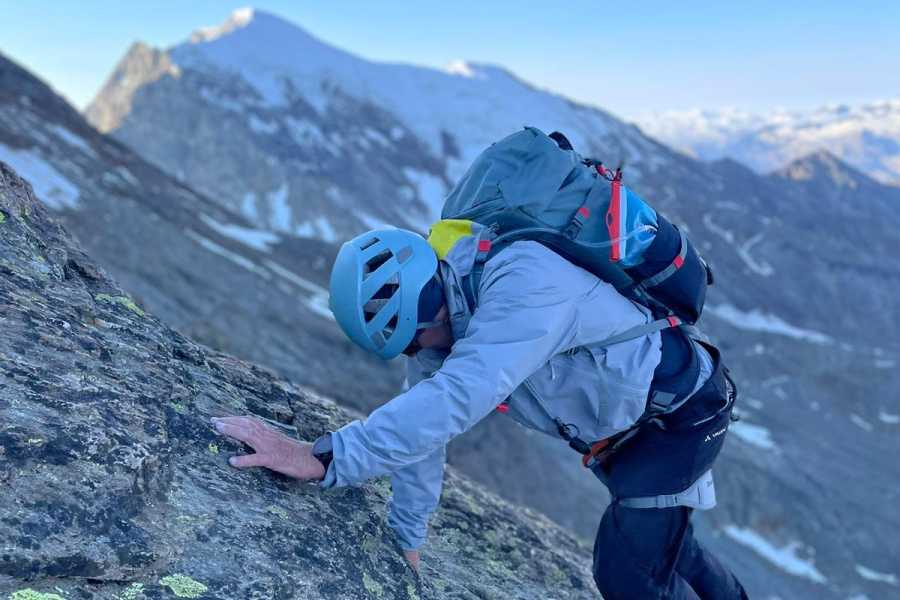 Saas-Fee Guides Lagginhorn 4010m from Weissmies Hut