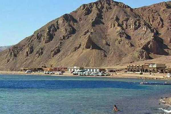 Excursies Egypte snorkelen en kameel rijden bij Blue Hole vanuit Sharm el Sheikh