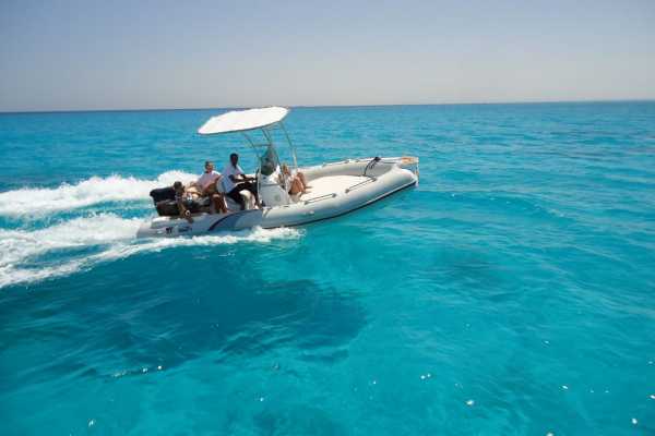Excursies Egypte Private Speedboat to dolphin house in Hurghada