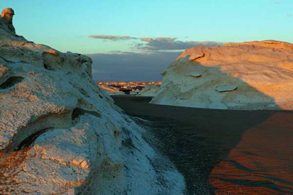 Marsa alam tours 3 days trip White desert and wadi el Hitan from Cairo