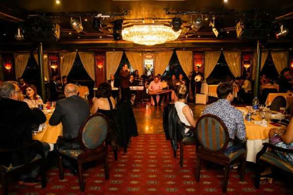 Let`s Explore Egypt Evening Dinner Nile Cruise in Cairo with Private Transport