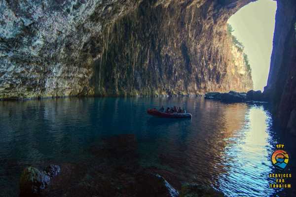 TRIPME TODAY Biglietto Gommone Per Spiaggia A Karaburun & Visita La Grota Di Haxhi Ali