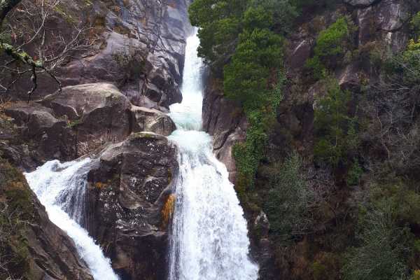 Gerês Equidesafios Jeep Tour: Waterfalls 4H from Hotel São Bento