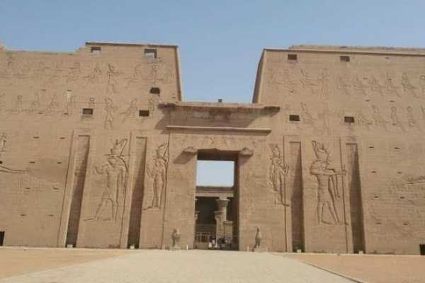 Marsa alam tours Day Trip trip from Edfu and Kom from Luxor