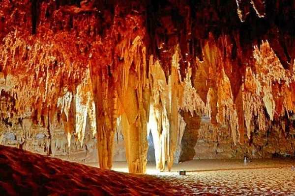 Marsa alam tours 4 days tour to the white desert and Djara Cave from Cairo