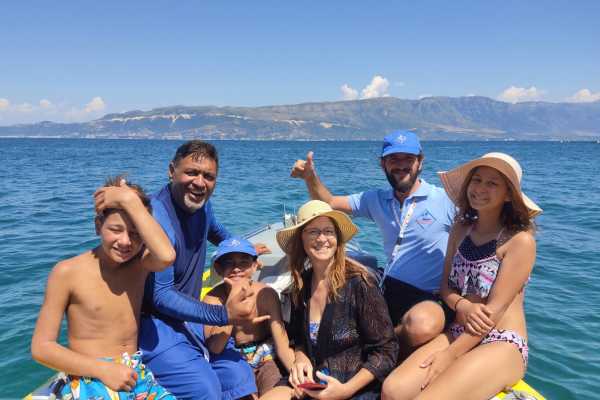 Trips4fun Private 6 H Boat to Dafina Bay & Bear's Bay