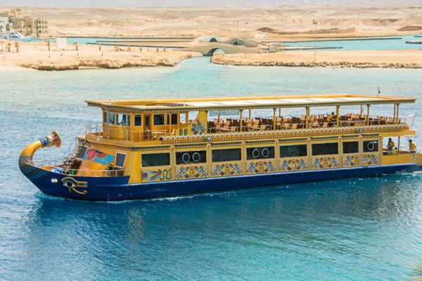 Egypt Tour packages Nefertari Seascope boat trip from Marsa Alam