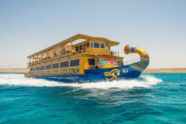 Egypt Tour packages Nefertari Seascope boat trip from Port Ghalib
