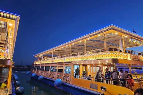 Egypt Tour packages Nefertari Seascope boat trip from El Quseir
