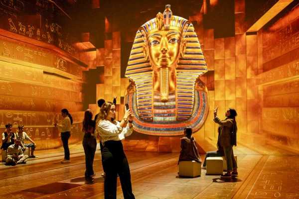 EMO TOURS EGYPT Day Tour to Giza Pyramids and Grand Egyptian Museum from Alexandria Port
