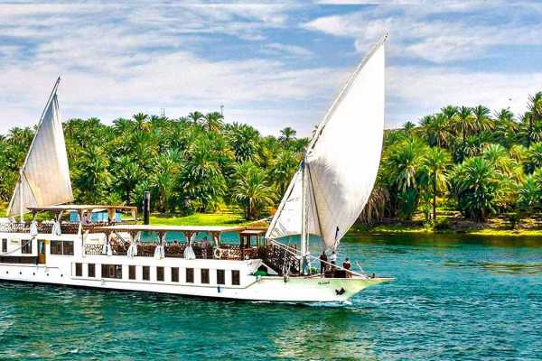  River Yacht & Dahabiya Cruises