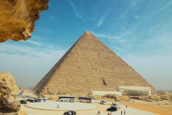  Pyramid of Khufu at Giza
