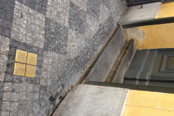  LA MEMORIA TATUADA SOBRE LA PIEDRA