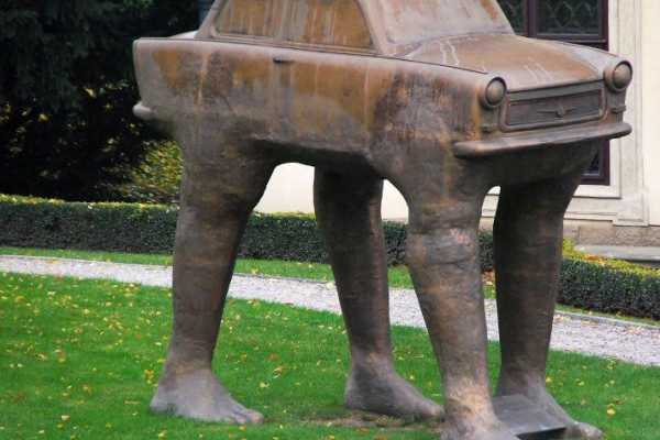  &ldquo;ESCAPISTA DE BERL&Iacute;N&rdquo; SOBRE PIERNAS, SAN WENCESLAO EN UN CABALLO MUERTO.. &iquest;CONOCEN LO ESCONDIDO DE PRAGA?