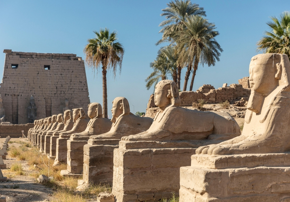 close view statues of luxor temple 